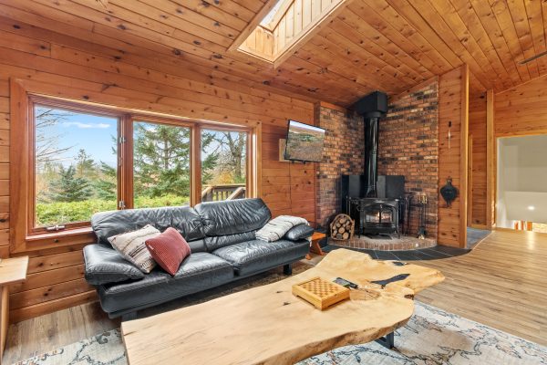 569263 SIDEROAD 6 ROAD