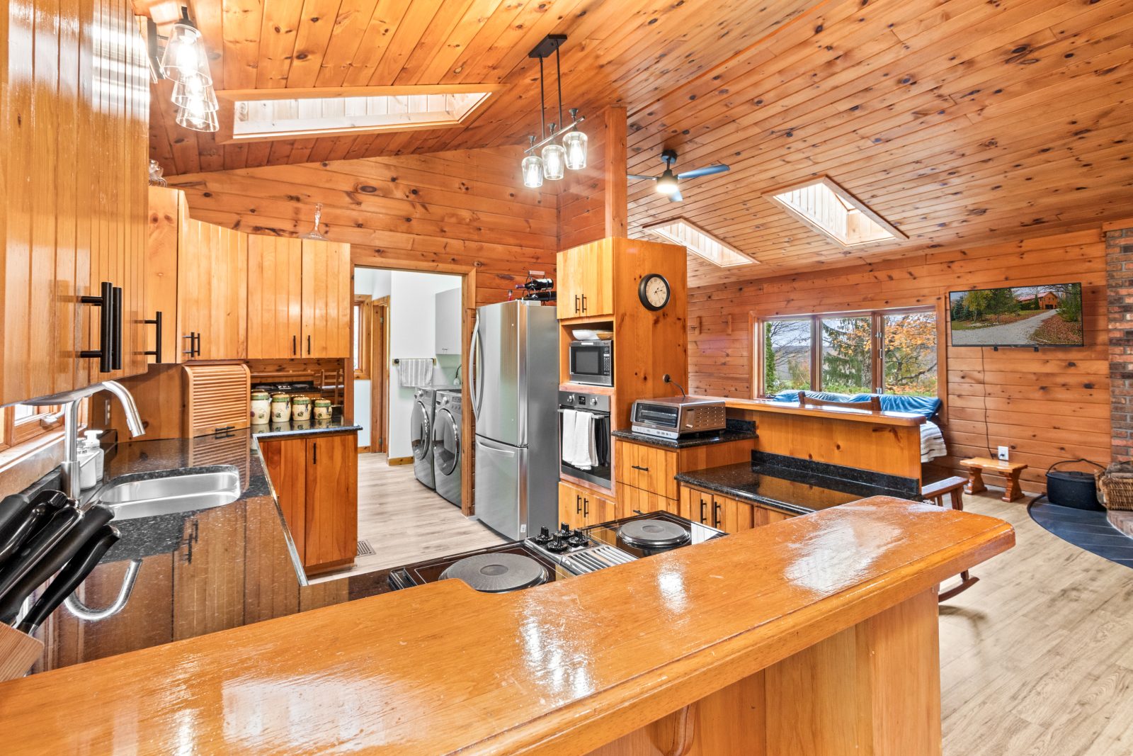 569263 SIDEROAD 6 ROAD