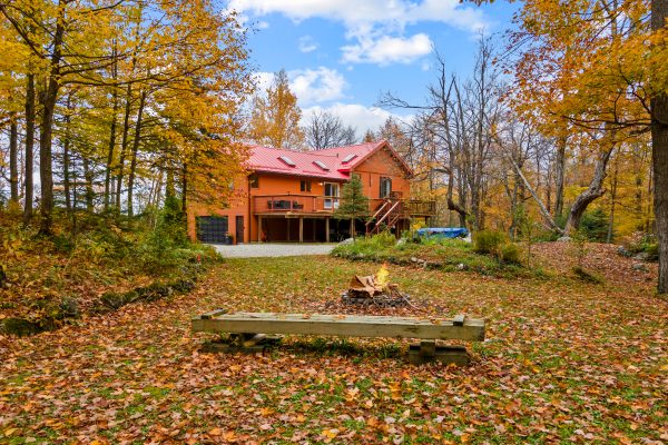 569263 SIDEROAD 6 ROAD
