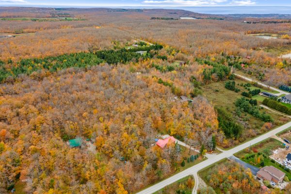 569263 SIDEROAD 6 ROAD