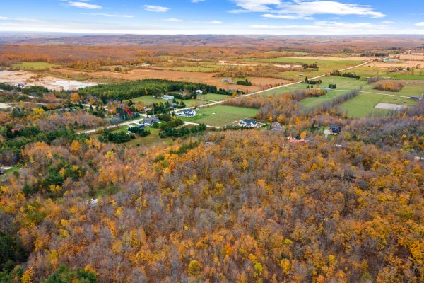 569263 SIDEROAD 6 ROAD