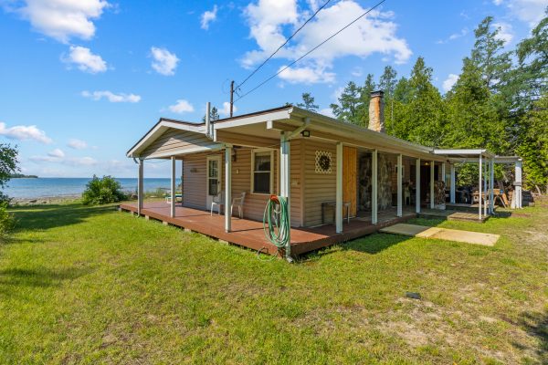 626 WARNER BAY ROAD