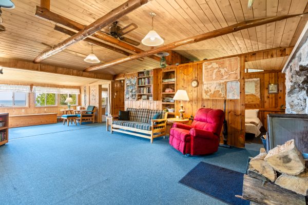 626 WARNER BAY ROAD