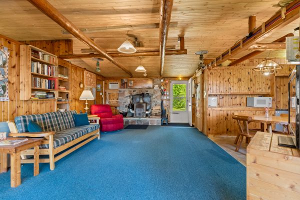 626 WARNER BAY ROAD