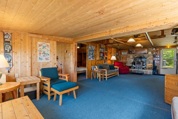 626 WARNER BAY ROAD