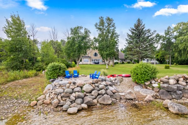63 GEORGIAN MANOR DRIVE