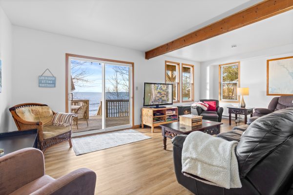 639 BRUCE ROAD 13
