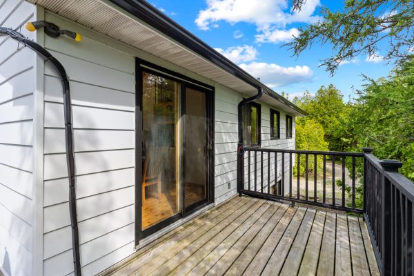 64 LARSEN COVE ROAD N
