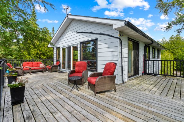 64 LARSEN COVE ROAD N