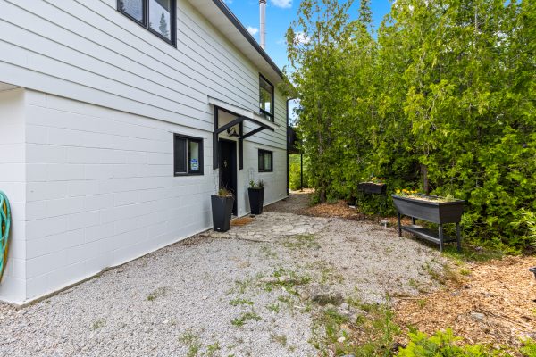 64 LARSEN COVE ROAD N