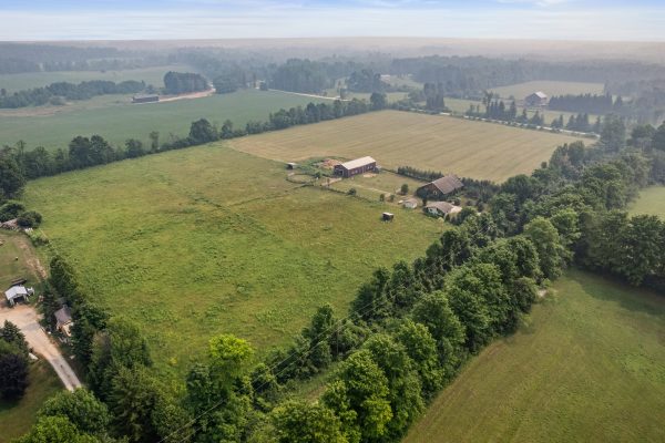 720472 20 SIDE ROAD