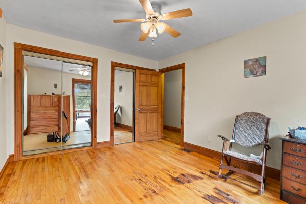 720472 20 SIDE ROAD