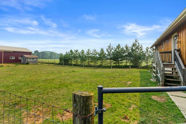 720472 20 SIDE ROAD