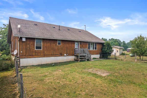 720472 20 SIDE ROAD
