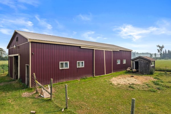 720472 20 SIDE ROAD