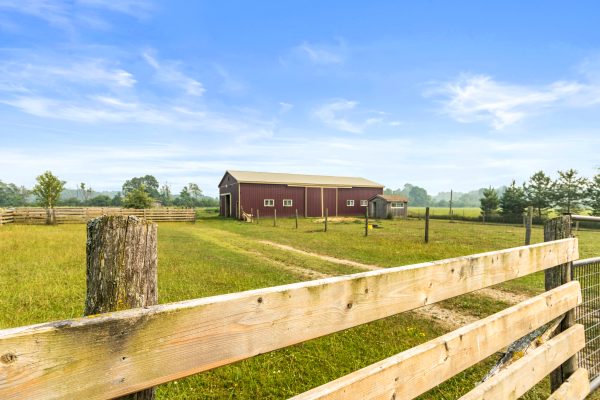 720472 20 SIDE ROAD