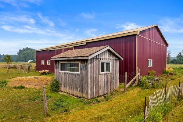 720472 20 SIDE ROAD