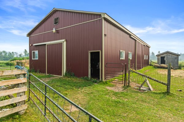 720472 20 SIDE ROAD
