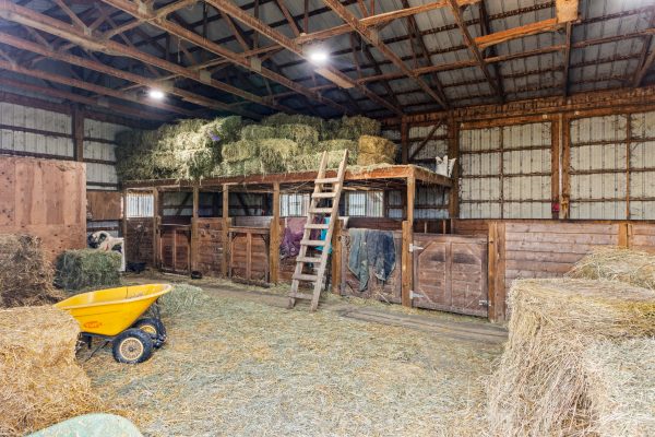 720472 20 SIDE ROAD
