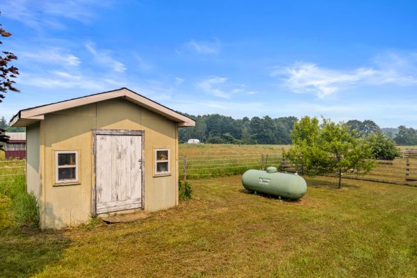 720472 20 SIDE ROAD