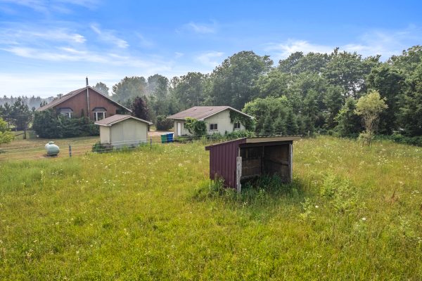 720472 20 SIDE ROAD