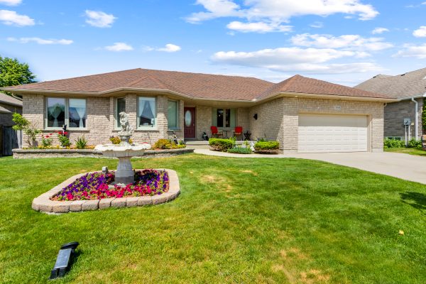 785 WOODLAND DRIVE