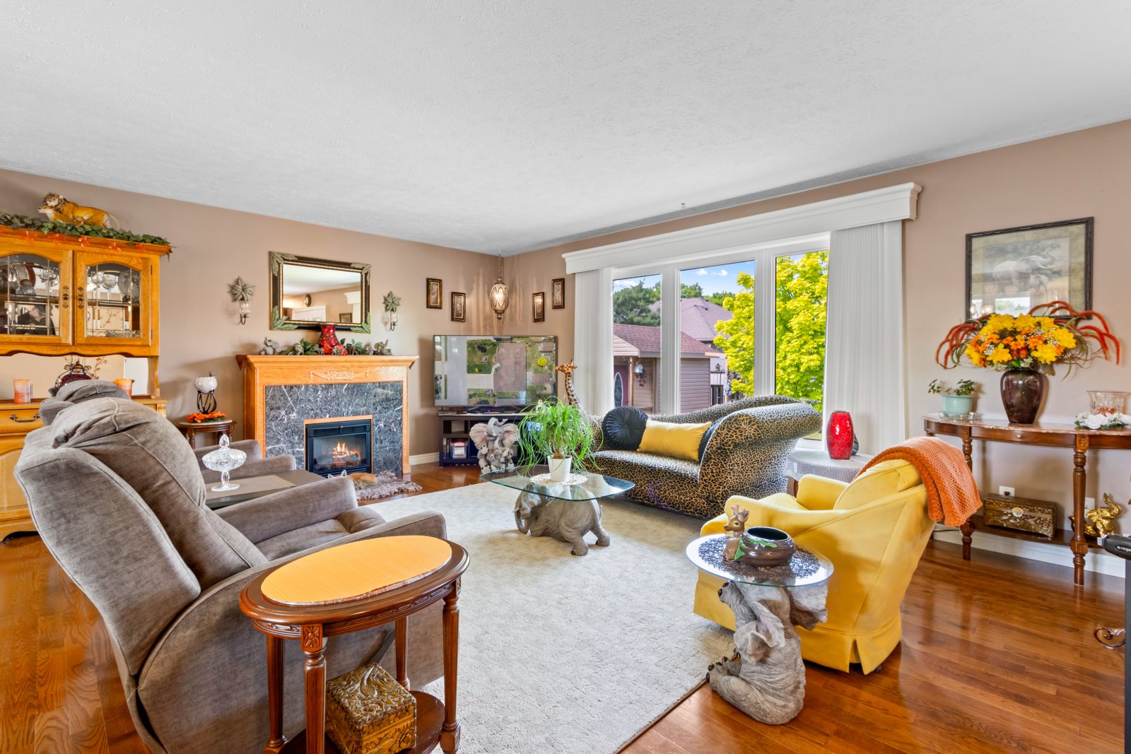 785 WOODLAND DRIVE