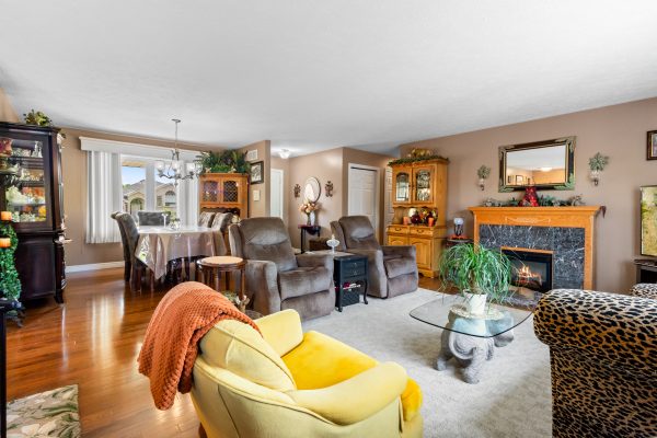 785 WOODLAND DRIVE
