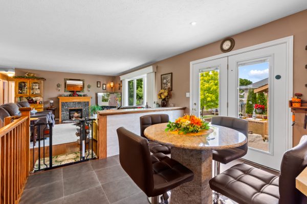 785 WOODLAND DRIVE