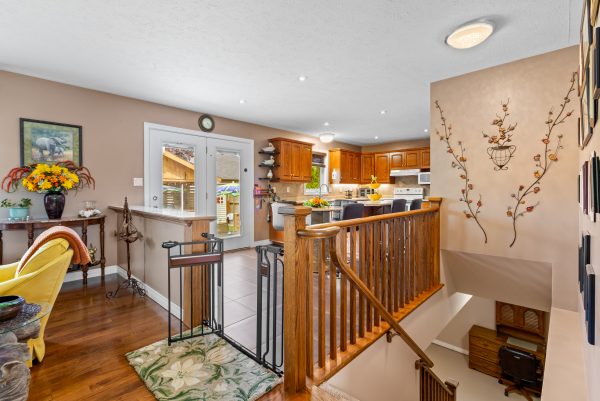 785 WOODLAND DRIVE
