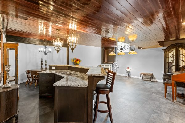 785 WOODLAND DRIVE