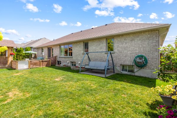 785 WOODLAND DRIVE