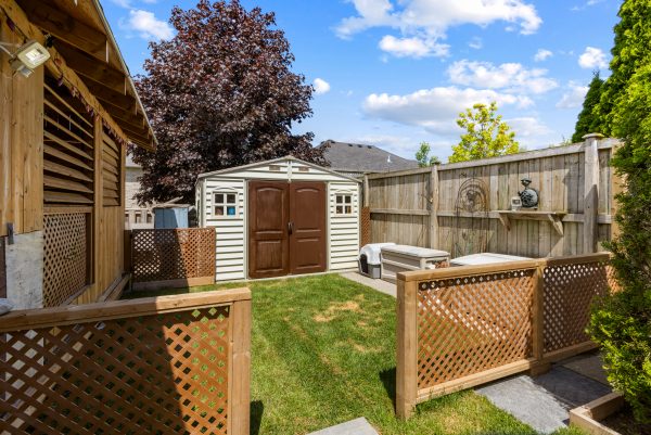785 WOODLAND DRIVE