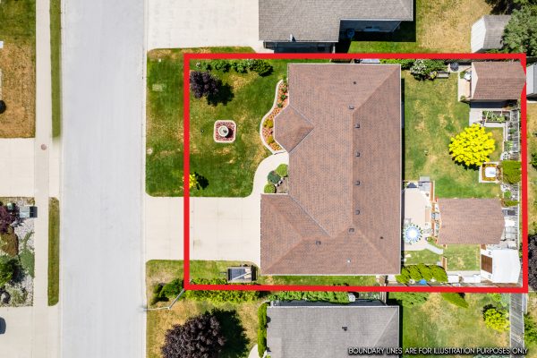 785 WOODLAND DRIVE
