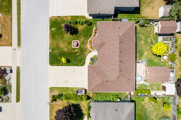 785 WOODLAND DRIVE