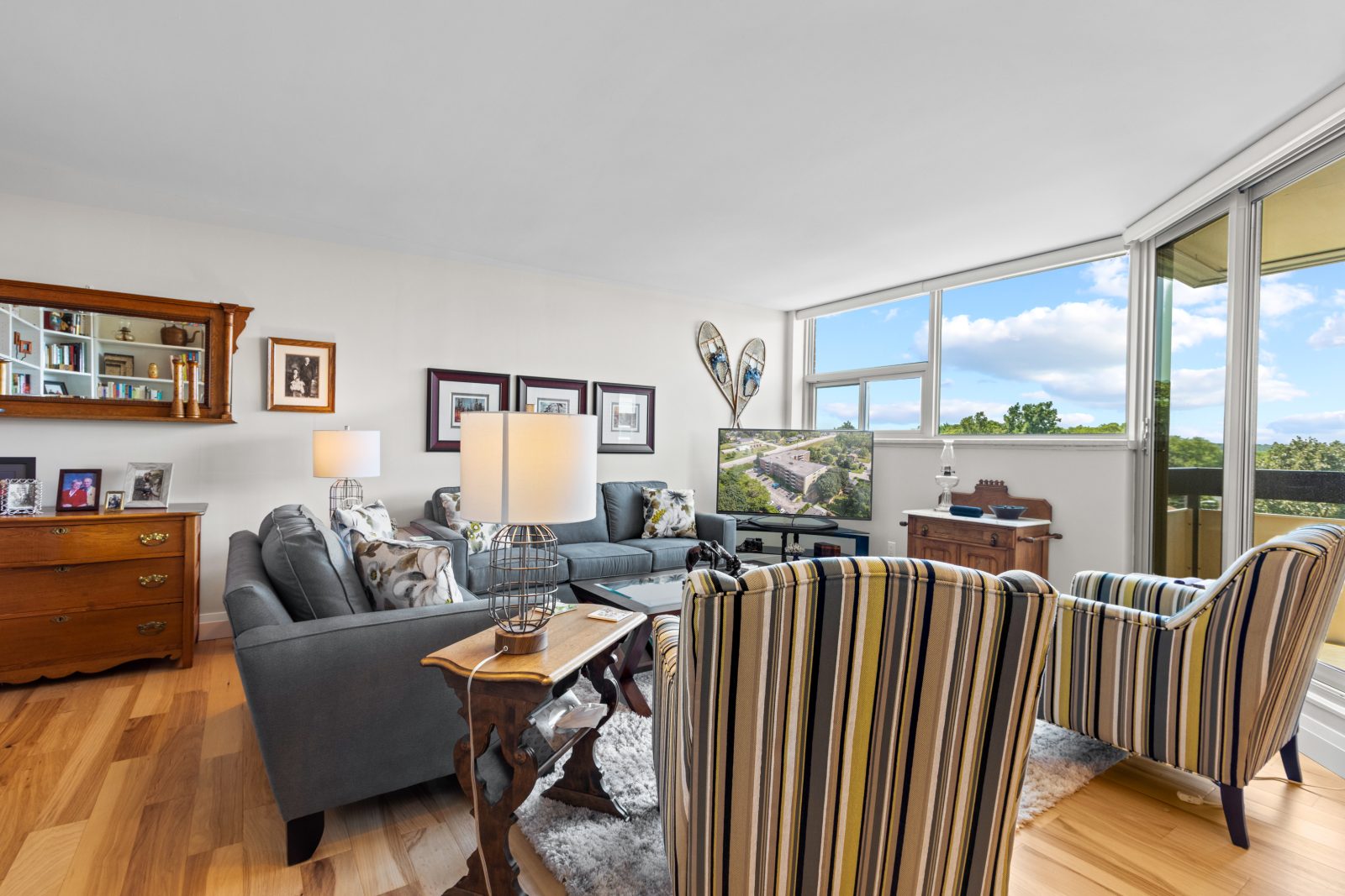 402 - 860 9TH STREET E