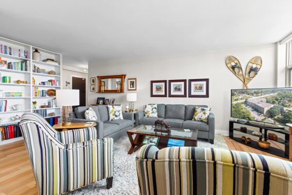 402 - 860 9TH STREET E