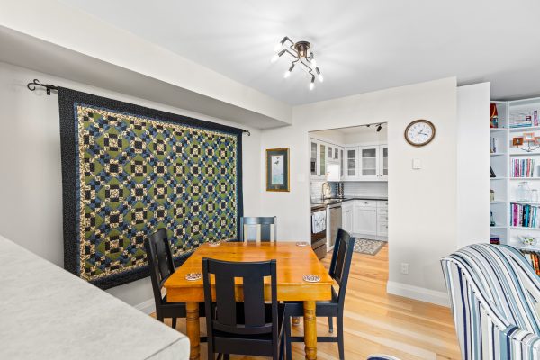 402 - 860 9TH STREET E