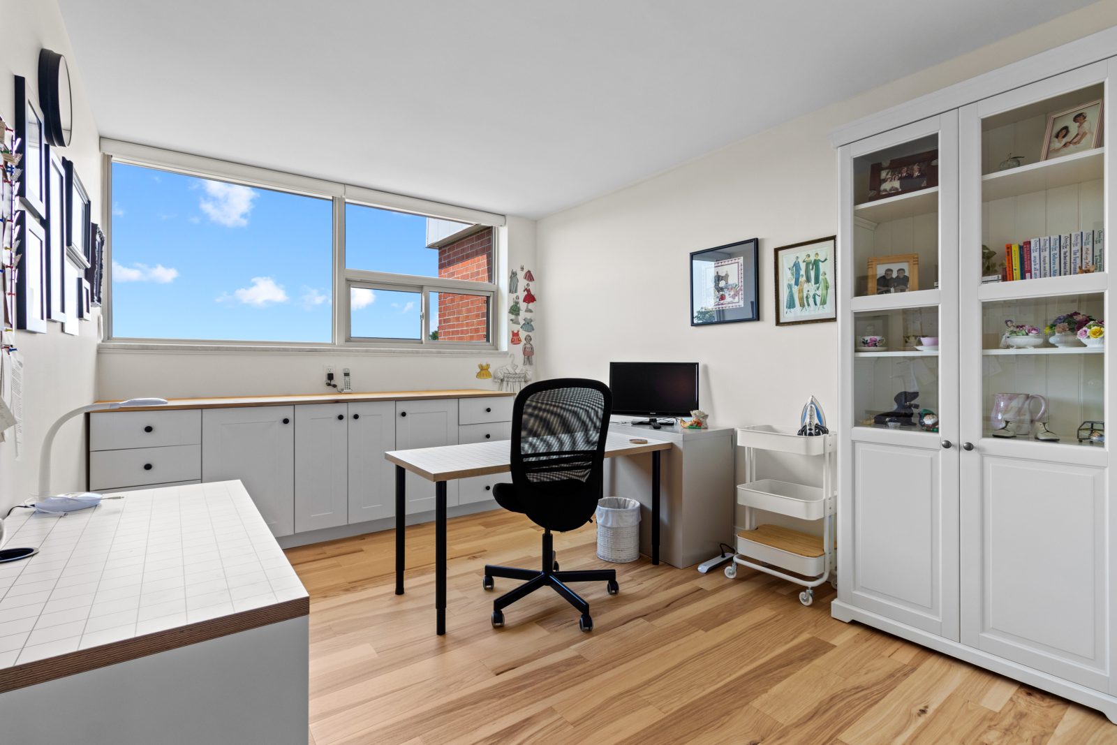 402 - 860 9TH STREET E