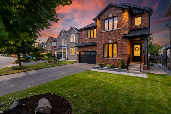 87 BONISTEL CRESCENT