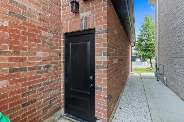 87 BONISTEL CRESCENT