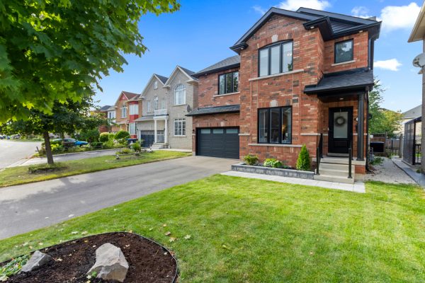 87 BONISTEL CRESCENT