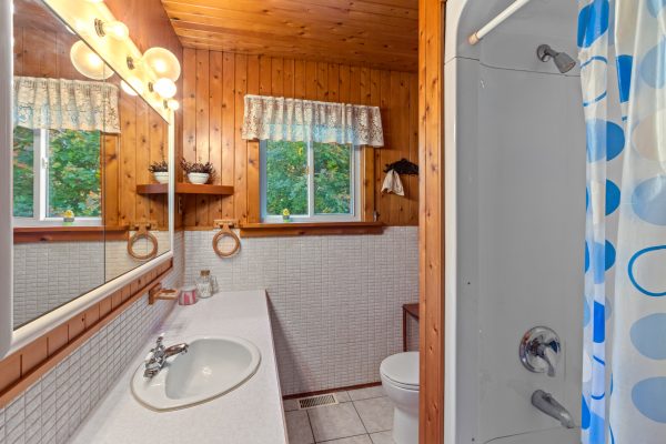 948 DORCAS BAY RD
