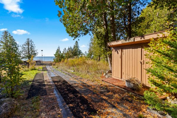 948 DORCAS BAY RD