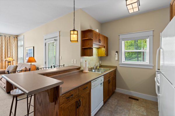 122 - 125 FAIRWAY COURT
