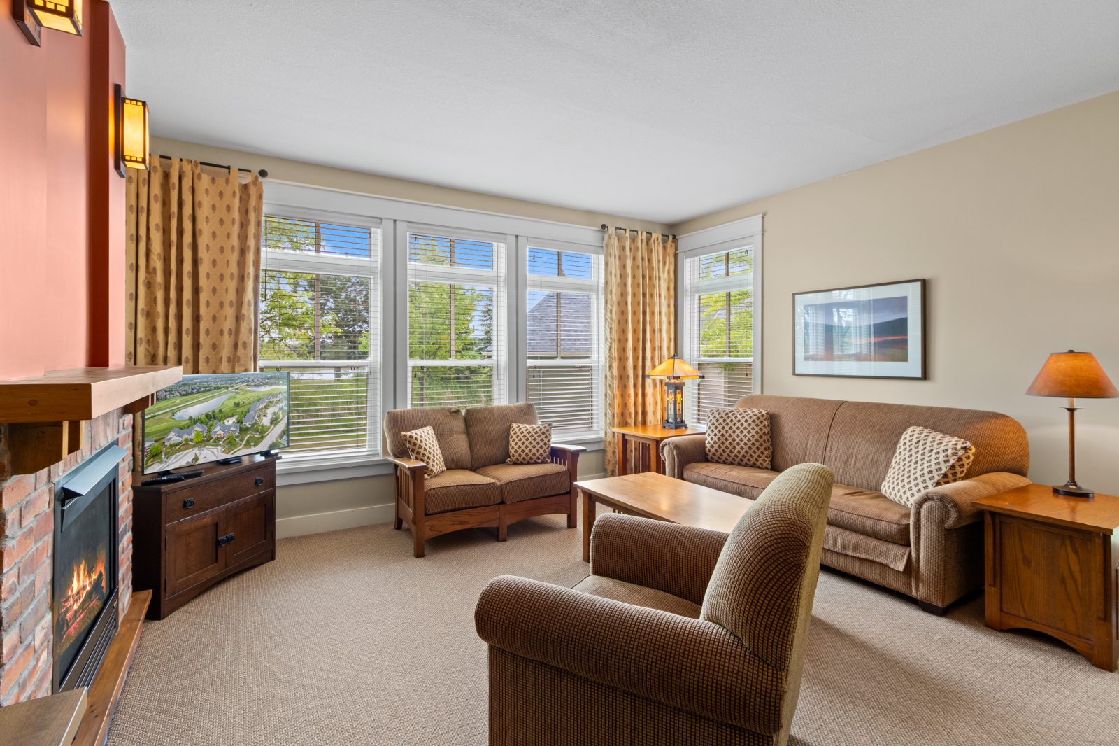 122 - 125 FAIRWAY COURT