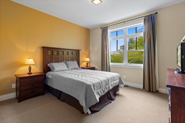 122 - 125 FAIRWAY COURT