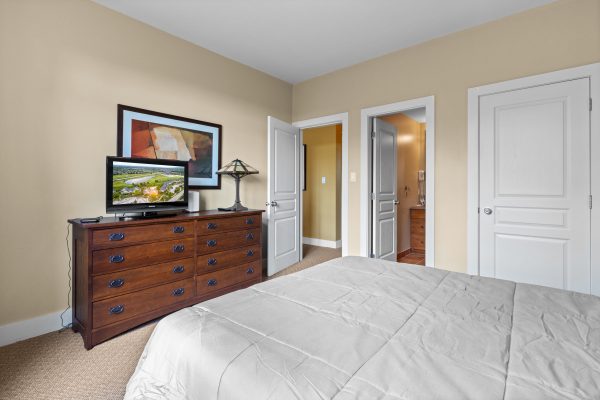 122 - 125 FAIRWAY COURT