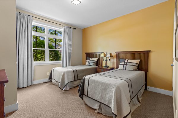 122 - 125 FAIRWAY COURT