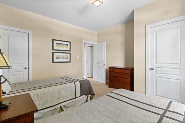 122 - 125 FAIRWAY COURT